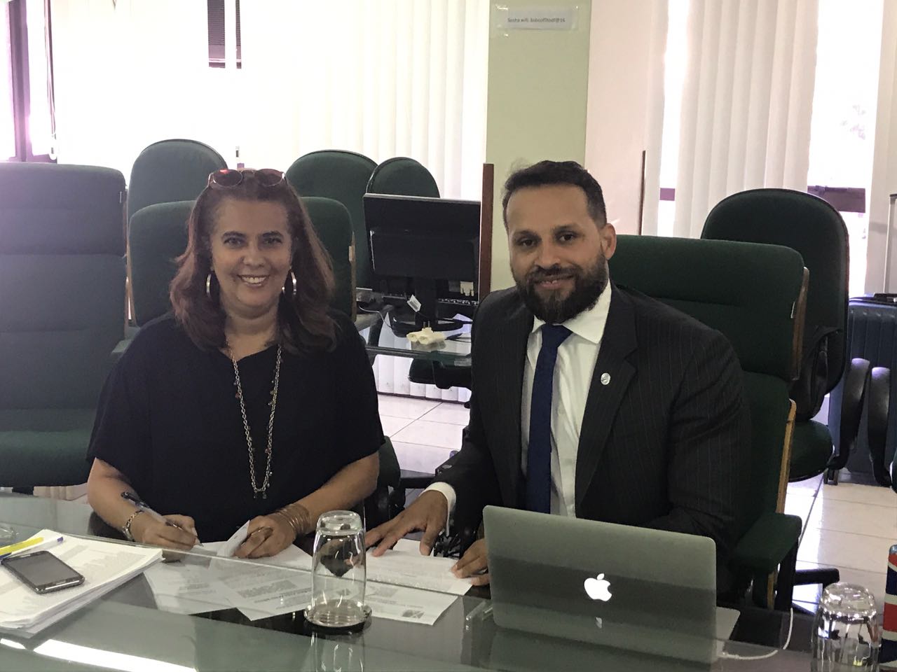 Presidente da AFB Dra. Denise Flávio e o Presidente da ASSOBRAFIR Dr. Flavio Maciel.